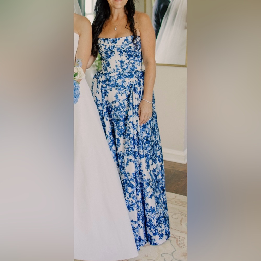 Milla Ravishing blue hydrangea corset maxi dress, Garden of Eden - Picture 6 of 7